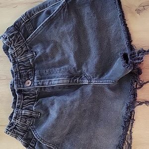 ZARA SIZE USA 6  BLACK SHORTS